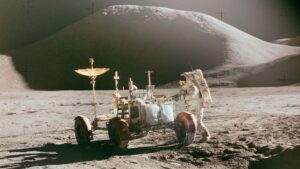 Astronaut J. Irwin with lunar rover (Apollo 15), photo: NASA (PD)