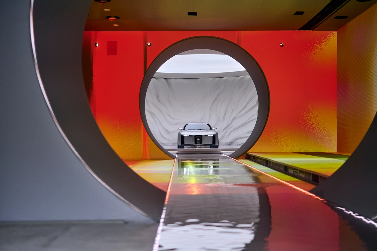 IAA MOBILITY – testimonial background image